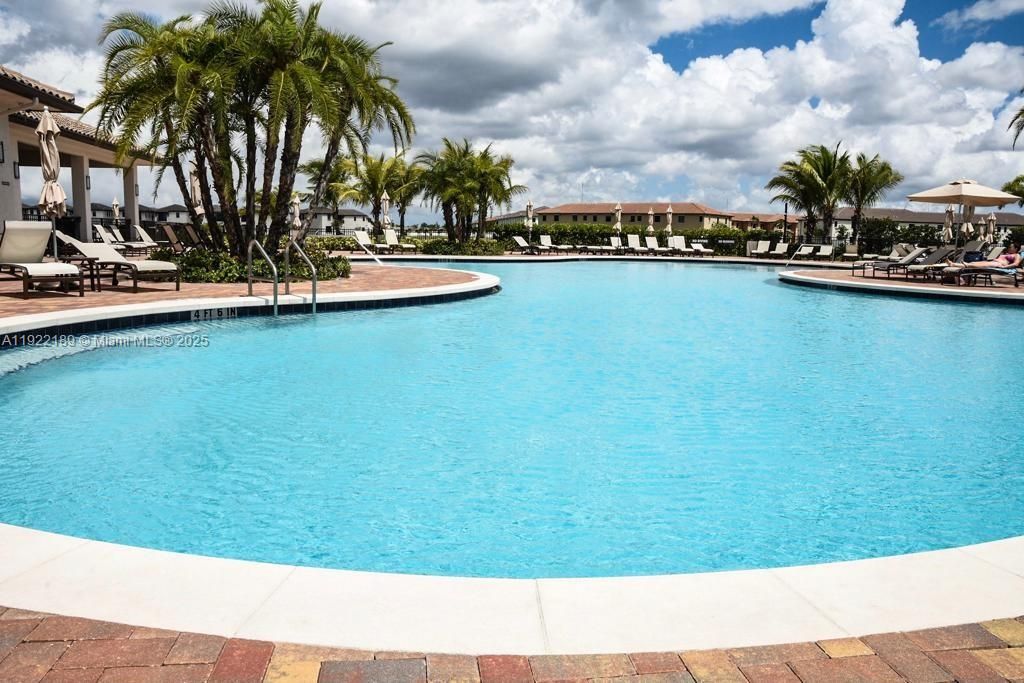 В аренду: $4,000 (3 спален, 2 ванн, 2486 Квадратных фут)