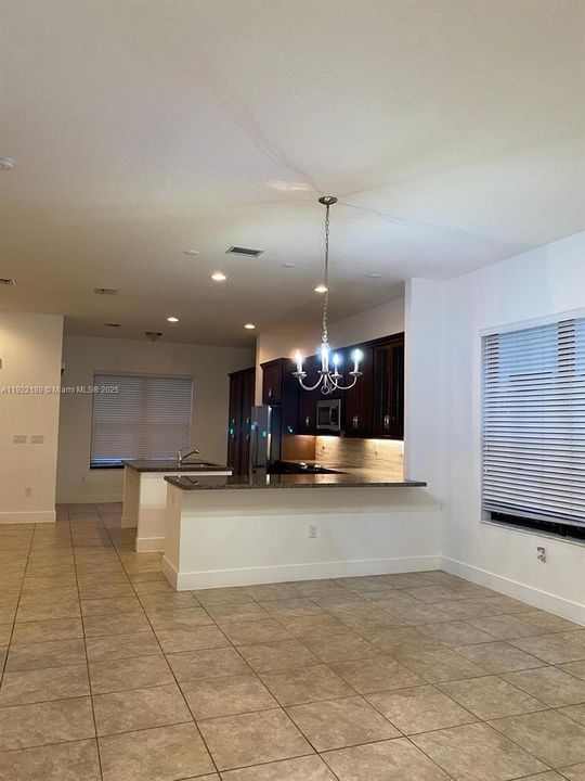 В аренду: $4,000 (3 спален, 2 ванн, 2486 Квадратных фут)