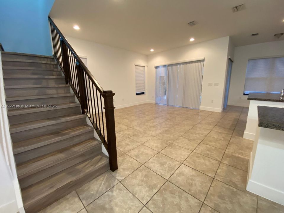 В аренду: $4,000 (3 спален, 2 ванн, 2486 Квадратных фут)