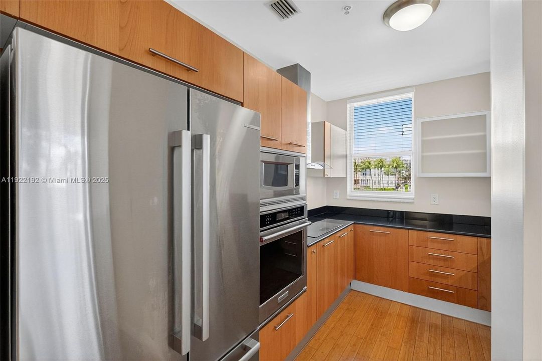 待售: $950,000 (3 贝兹, 2 浴室, 1460 平方英尺)