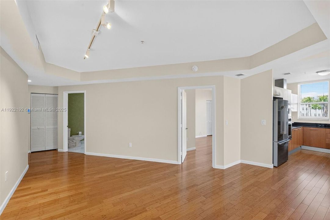 待售: $950,000 (3 贝兹, 2 浴室, 1460 平方英尺)