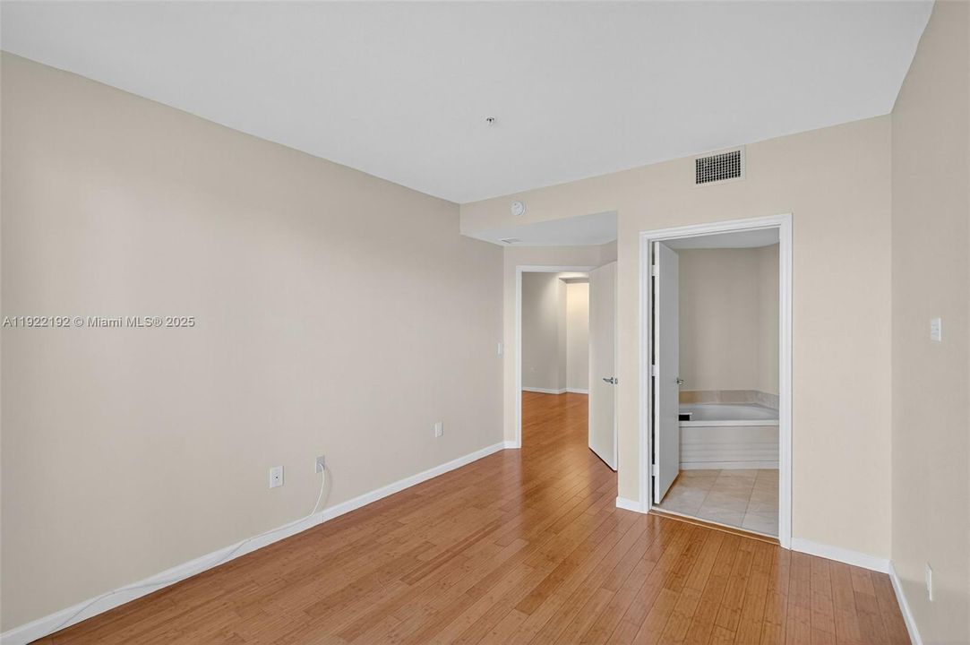 待售: $950,000 (3 贝兹, 2 浴室, 1460 平方英尺)