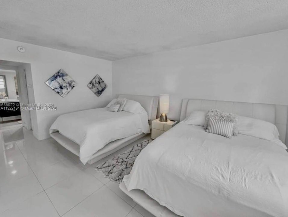 En Venta: $640,000 (2 camas, 2 baños, 1328 Pies cuadrados)