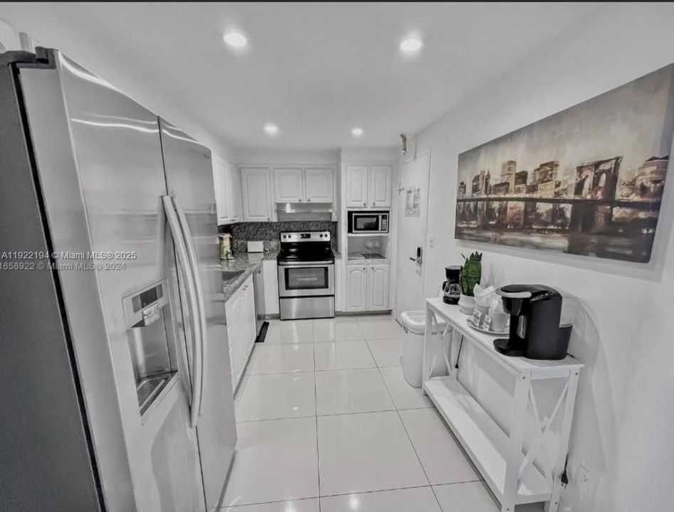 En Venta: $640,000 (2 camas, 2 baños, 1328 Pies cuadrados)