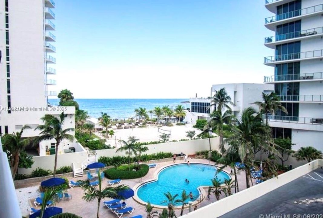 En Venta: $640,000 (2 camas, 2 baños, 1328 Pies cuadrados)