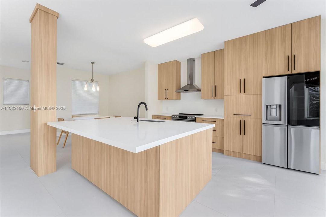 En Renta: $3,875 (3 camas, 2 baños, 1881 Pies cuadrados)