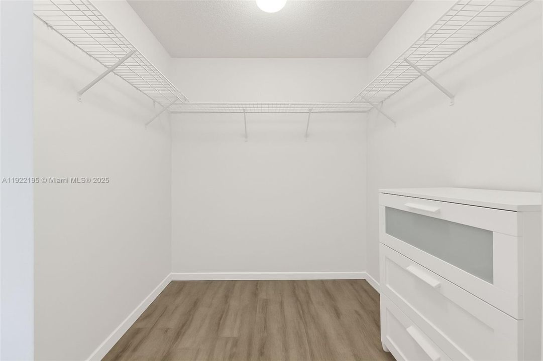 En Renta: $3,875 (3 camas, 2 baños, 1881 Pies cuadrados)