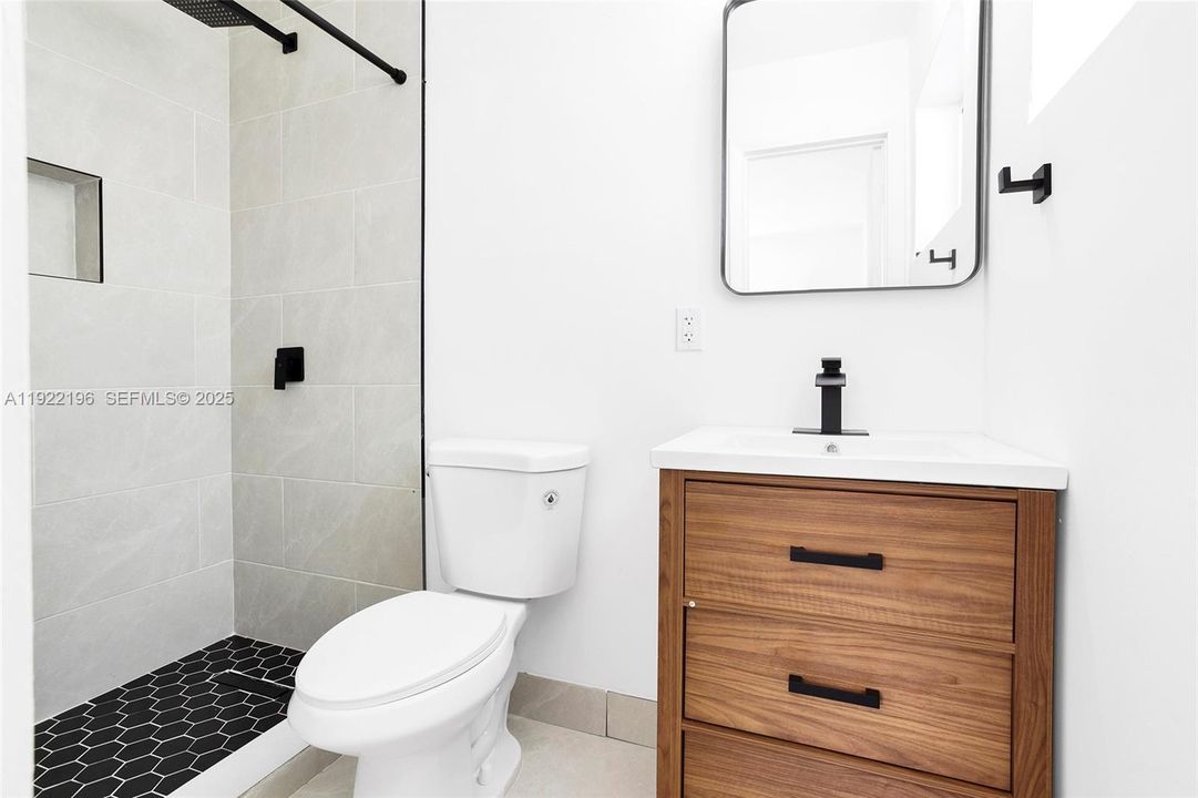 В аренду: $3,000 (3 спален, 2 ванн, 920 Квадратных фут)