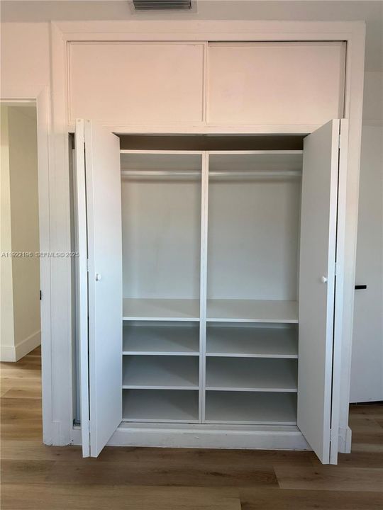 For Rent: $3,300 (3 beds, 2 baths, 920 Square Feet)