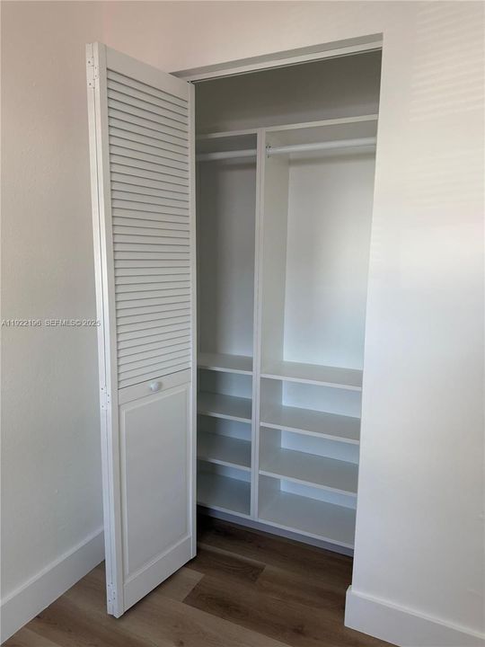 For Rent: $3,300 (3 beds, 2 baths, 920 Square Feet)