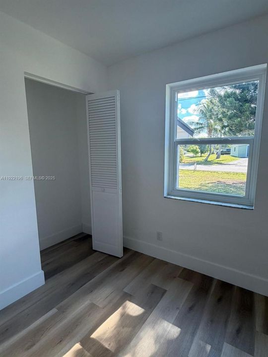 For Rent: $3,300 (3 beds, 2 baths, 920 Square Feet)