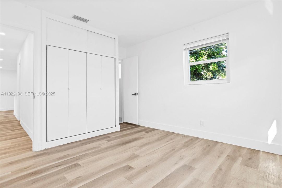 В аренду: $3,000 (3 спален, 2 ванн, 920 Квадратных фут)