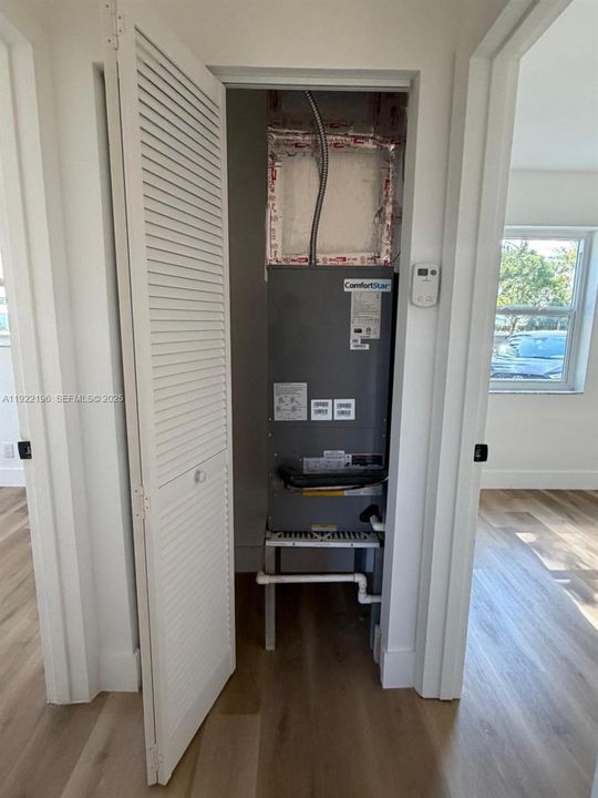 For Rent: $3,300 (3 beds, 2 baths, 920 Square Feet)