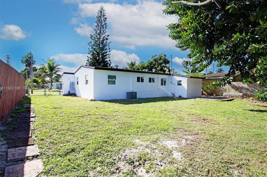 В аренду: $3,000 (3 спален, 2 ванн, 920 Квадратных фут)