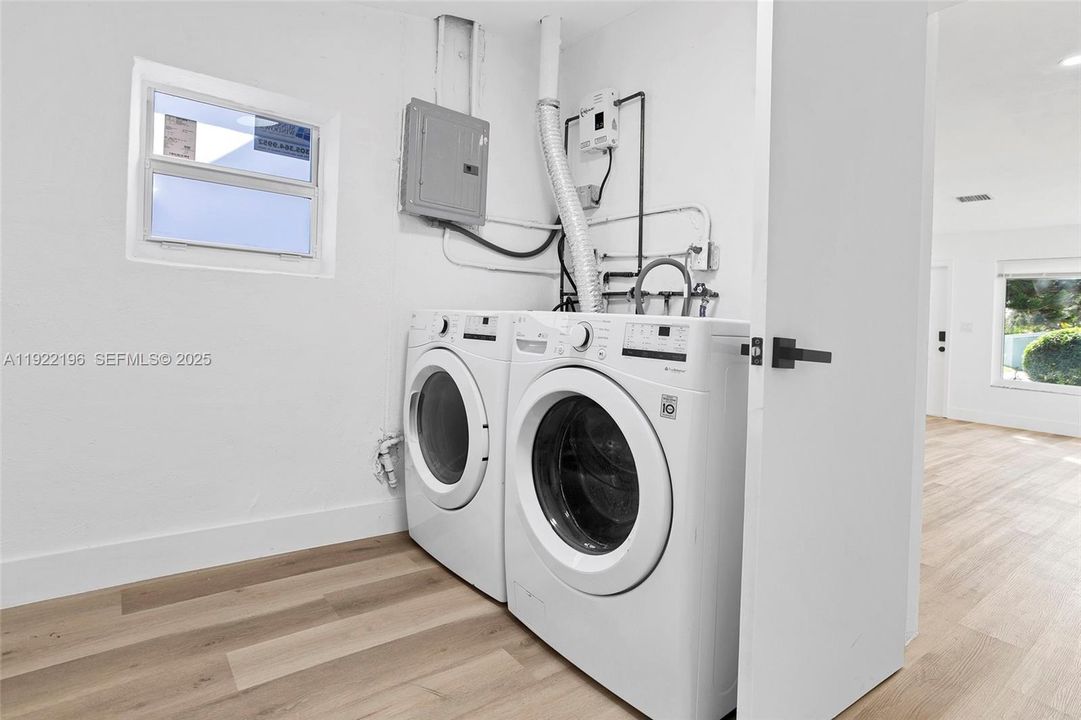 В аренду: $3,000 (3 спален, 2 ванн, 920 Квадратных фут)