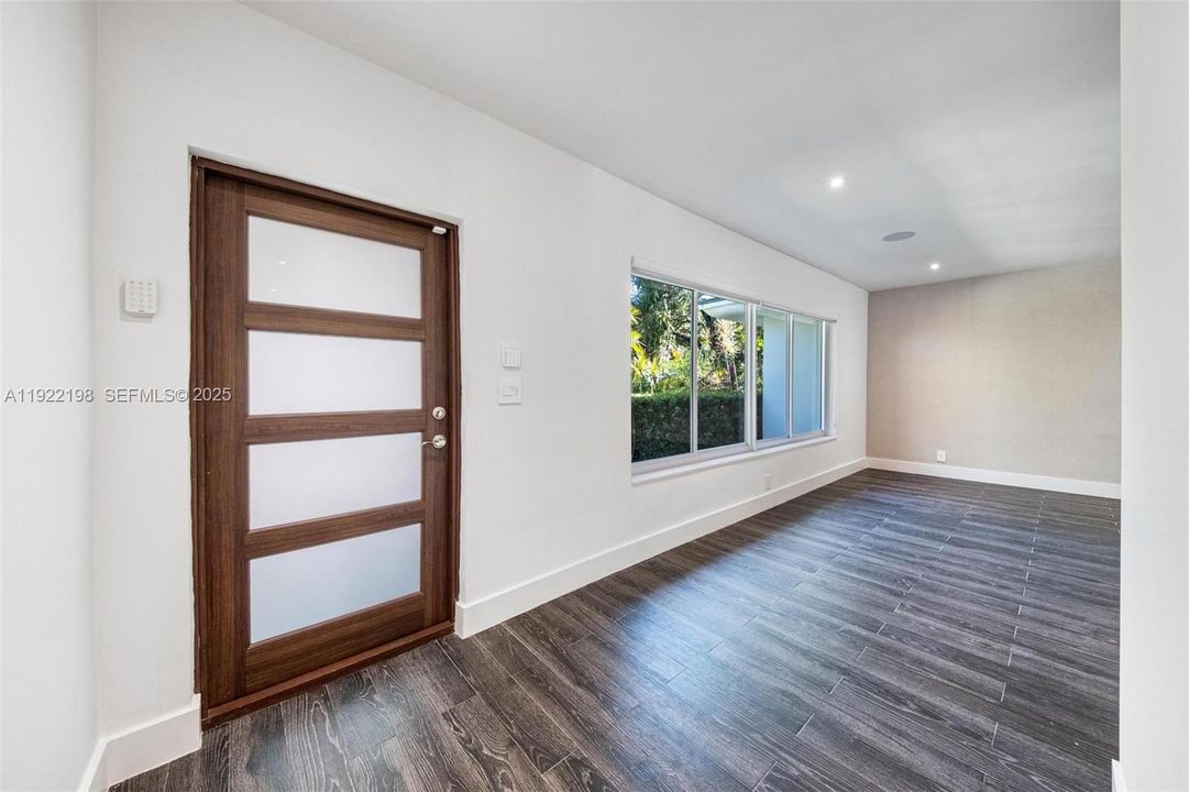 En Renta: $15,000 (3 camas, 2 baños, 3008 Pies cuadrados)