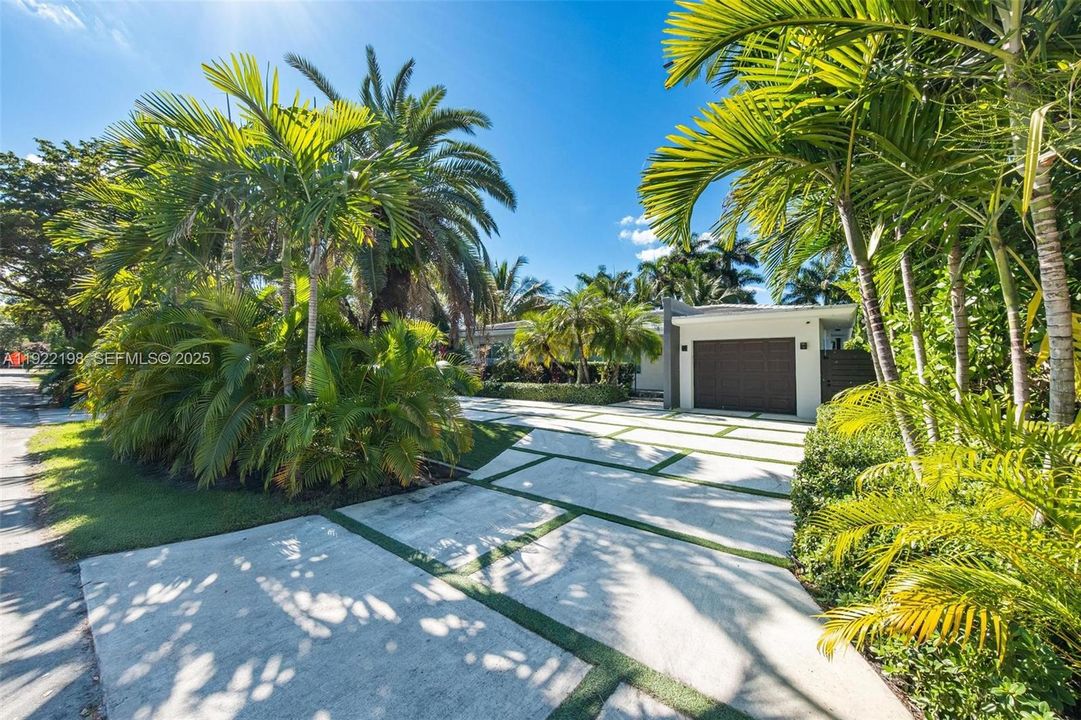 En Renta: $15,000 (3 camas, 2 baños, 3008 Pies cuadrados)