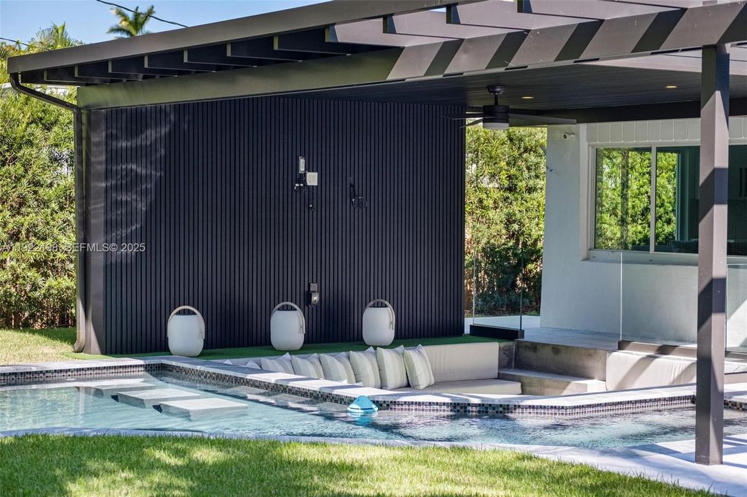 En Renta: $15,000 (3 camas, 2 baños, 3008 Pies cuadrados)