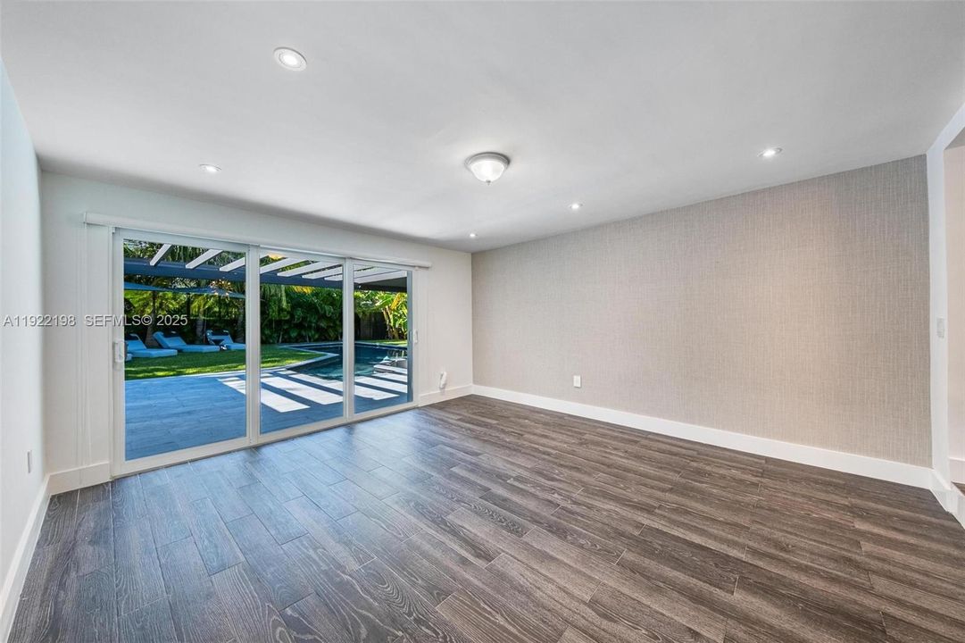 En Renta: $15,000 (3 camas, 2 baños, 3008 Pies cuadrados)