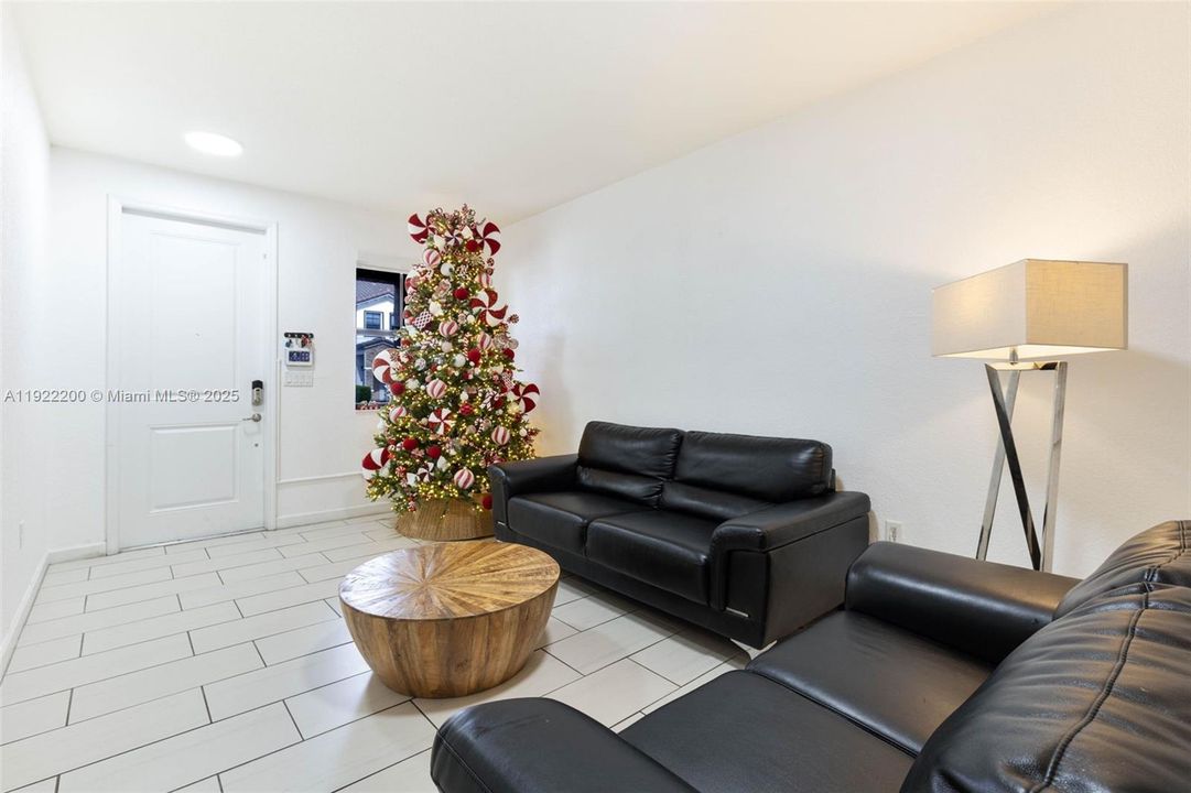 En Renta: $3,850 (4 camas, 2 baños, 1769 Pies cuadrados)