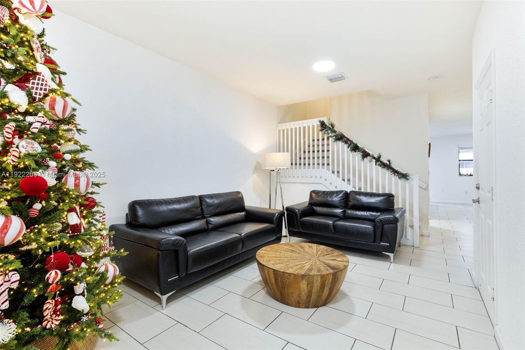 En Renta: $3,850 (4 camas, 2 baños, 1769 Pies cuadrados)