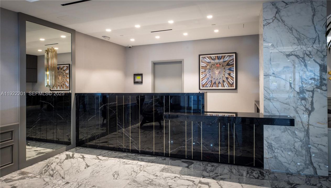 For Sale: $1,795,000 (2 beds, 2 baths, 1283 Square Feet)