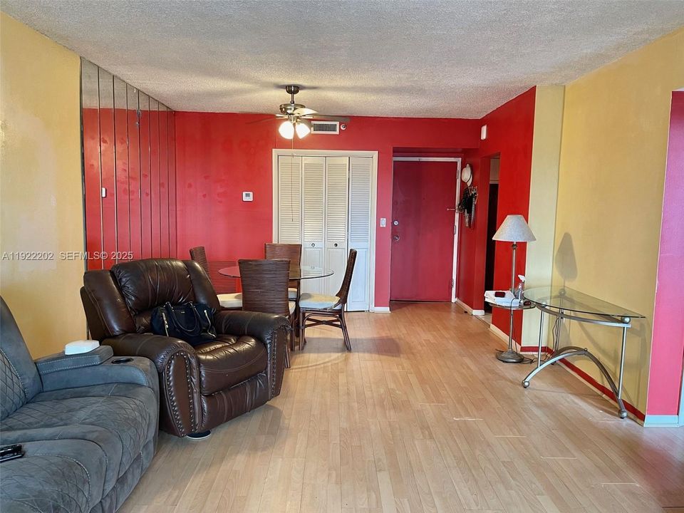 En Venta: $115,000 (1 camas, 1 baños, 844 Pies cuadrados)