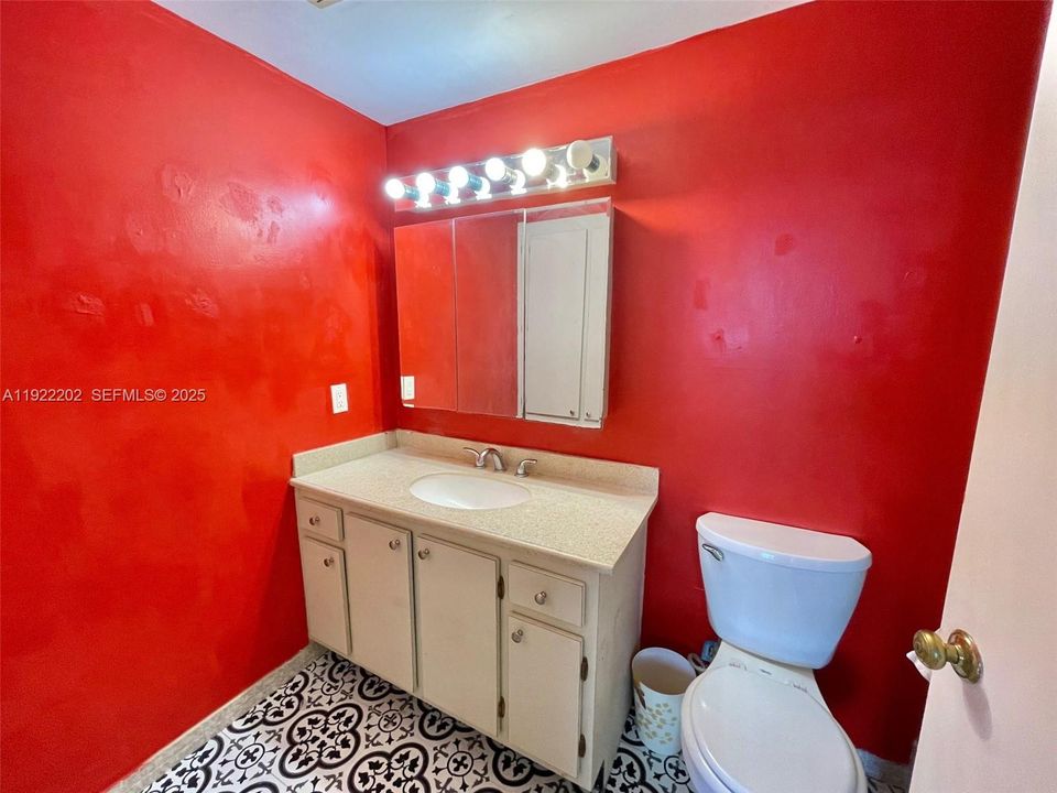 En Venta: $115,000 (1 camas, 1 baños, 844 Pies cuadrados)