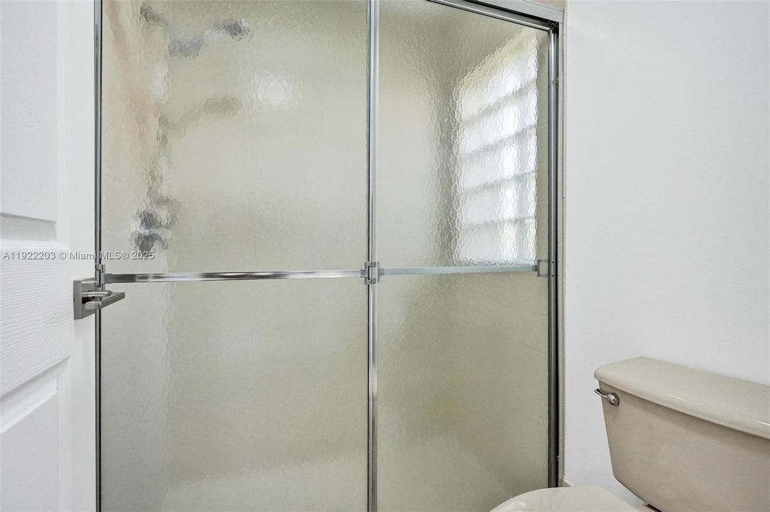 出租: $3,200 (3 贝兹, 2 浴室, 1371 平方英尺)