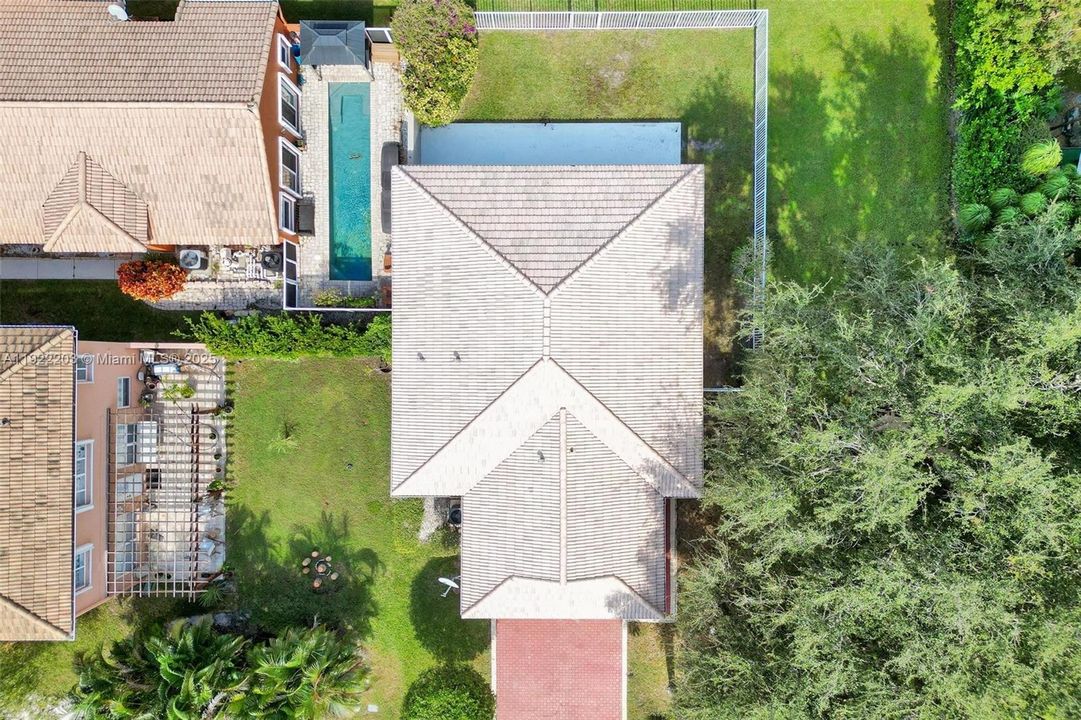 出租: $3,200 (3 贝兹, 2 浴室, 1371 平方英尺)