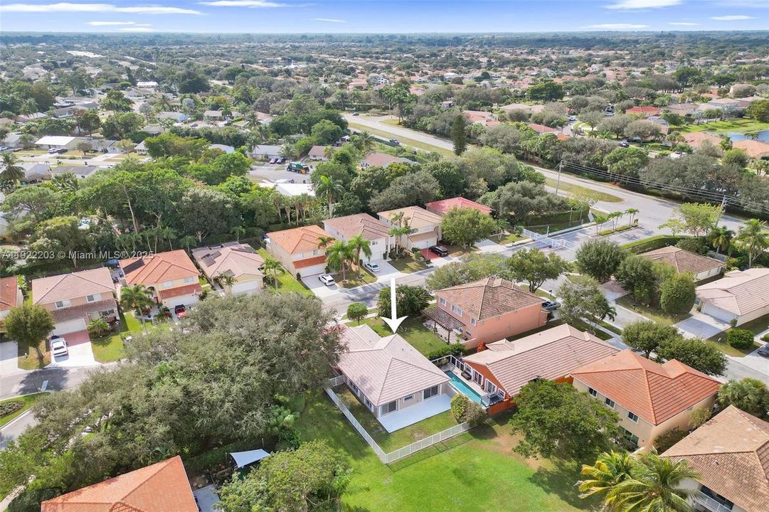 出租: $3,200 (3 贝兹, 2 浴室, 1371 平方英尺)