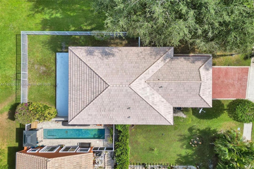 出租: $3,200 (3 贝兹, 2 浴室, 1371 平方英尺)