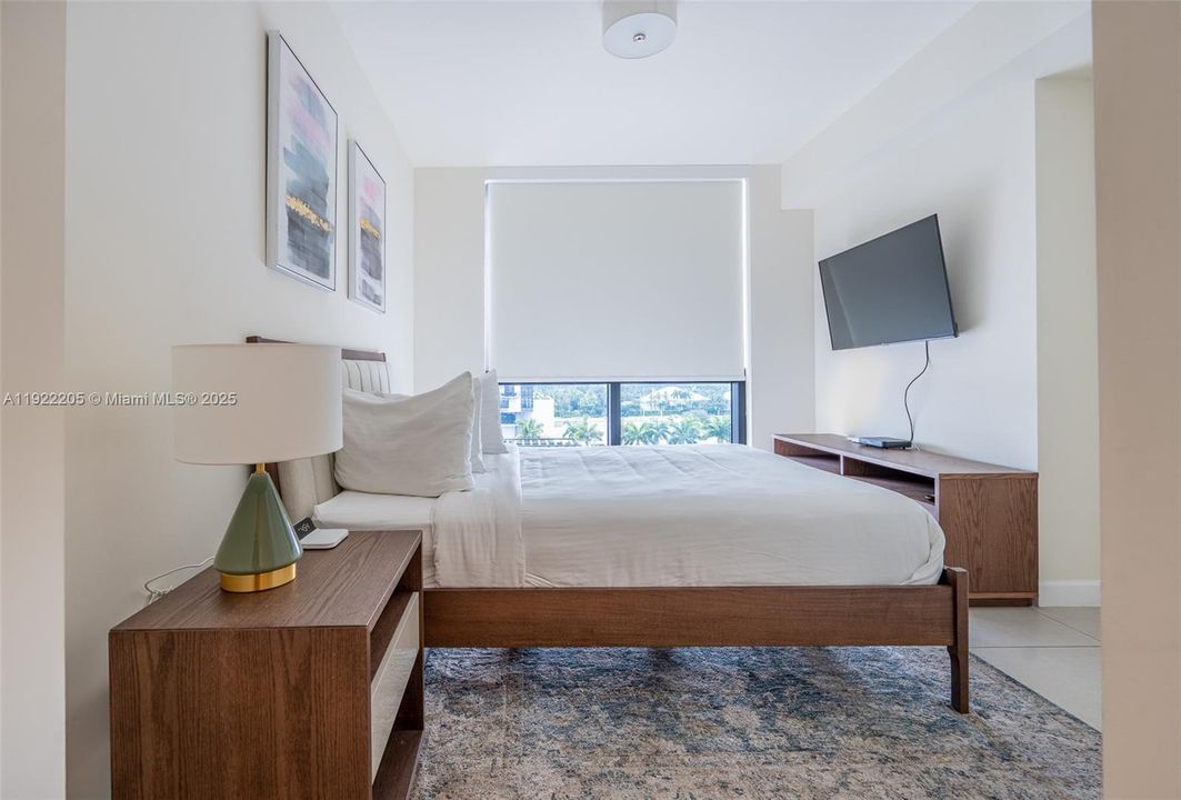 For Sale: $650,000 (2 beds, 2 baths, 1020 Square Feet)