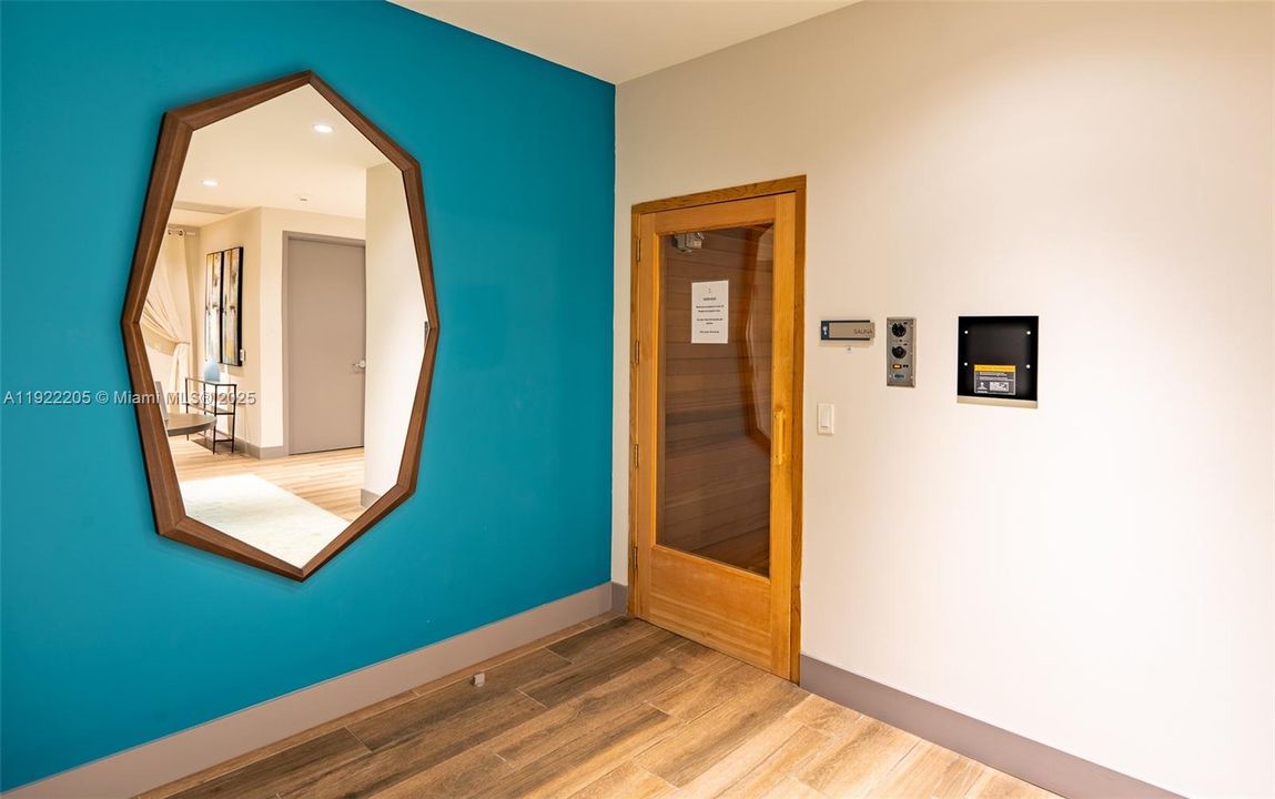 For Sale: $650,000 (2 beds, 2 baths, 1020 Square Feet)