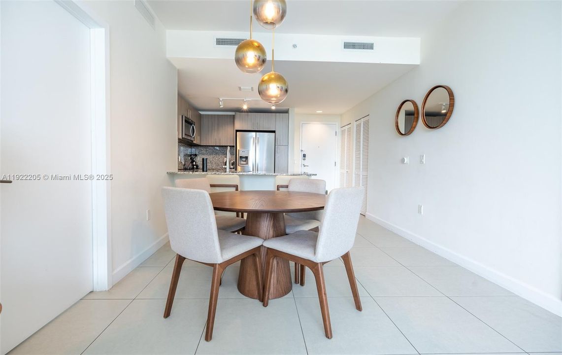 For Sale: $650,000 (2 beds, 2 baths, 1020 Square Feet)