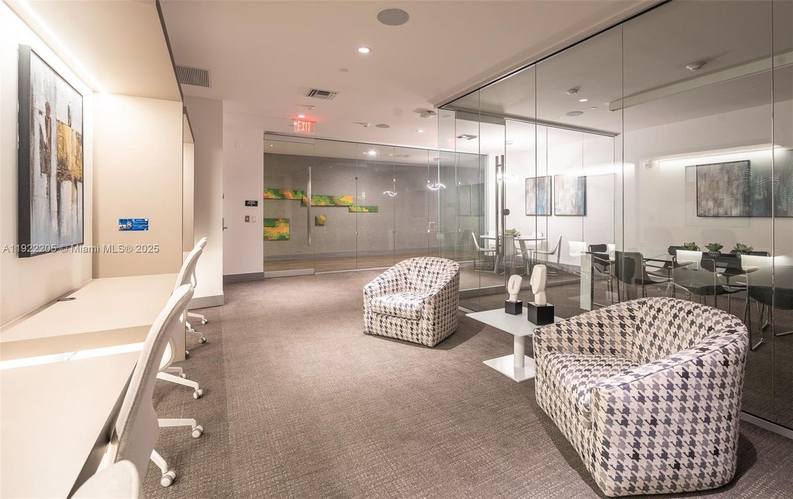 For Sale: $650,000 (2 beds, 2 baths, 1020 Square Feet)