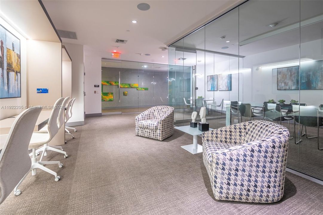 For Sale: $650,000 (2 beds, 2 baths, 1020 Square Feet)