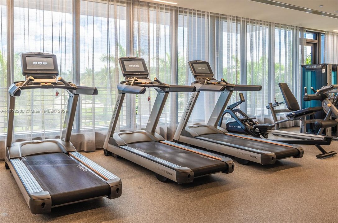 For Sale: $650,000 (2 beds, 2 baths, 1020 Square Feet)