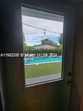 На продажу: $899,000 (4 спален, 2 ванн, 2005 Квадратных фут)