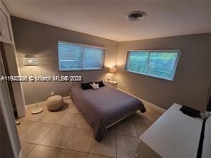 На продажу: $899,000 (4 спален, 2 ванн, 2005 Квадратных фут)