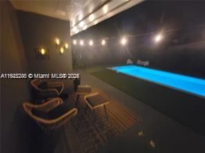 На продажу: $899,000 (4 спален, 2 ванн, 2005 Квадратных фут)