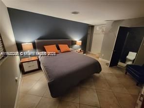 На продажу: $899,000 (4 спален, 2 ванн, 2005 Квадратных фут)