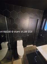 На продажу: $899,000 (4 спален, 2 ванн, 2005 Квадратных фут)