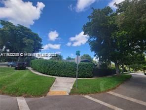 На продажу: $899,000 (4 спален, 2 ванн, 2005 Квадратных фут)