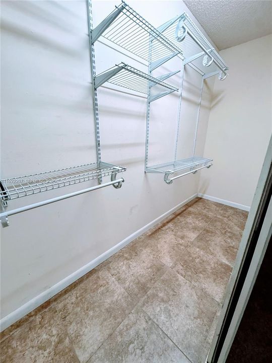 For Rent: $2,450 (3 beds, 2 baths, 1120 Square Feet)