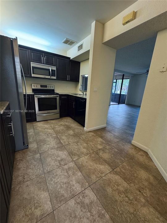 For Rent: $2,450 (3 beds, 2 baths, 1120 Square Feet)