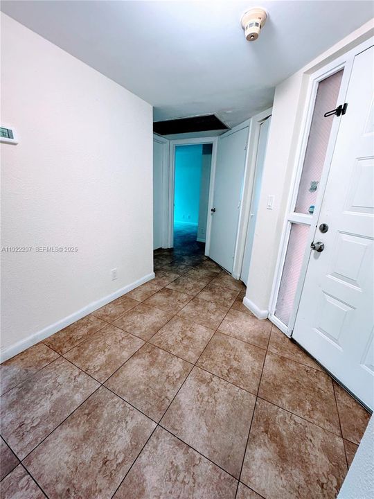 For Rent: $2,450 (3 beds, 2 baths, 1120 Square Feet)