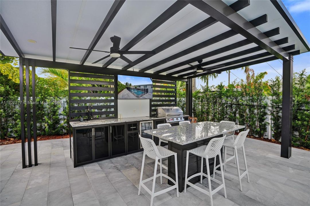 待售: $895,000 (3 贝兹, 2 浴室, 1613 平方英尺)