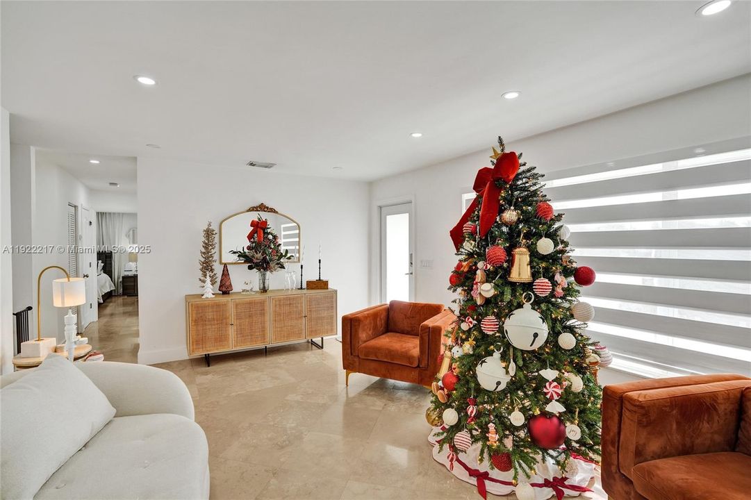 待售: $895,000 (3 贝兹, 2 浴室, 1613 平方英尺)