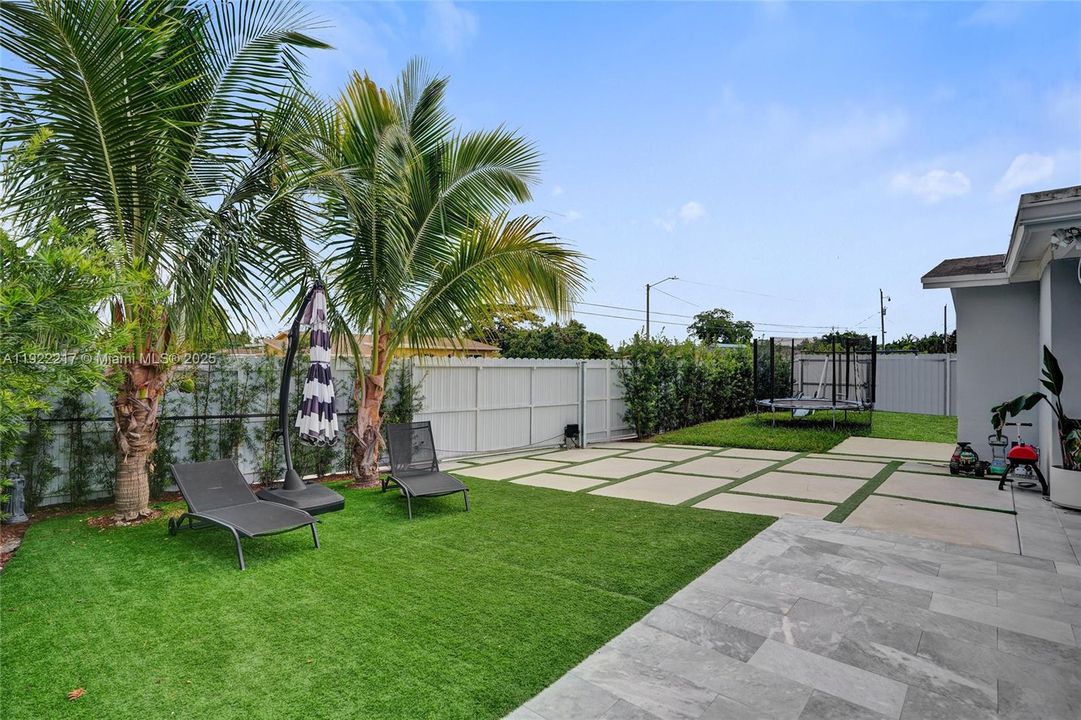 待售: $895,000 (3 贝兹, 2 浴室, 1613 平方英尺)